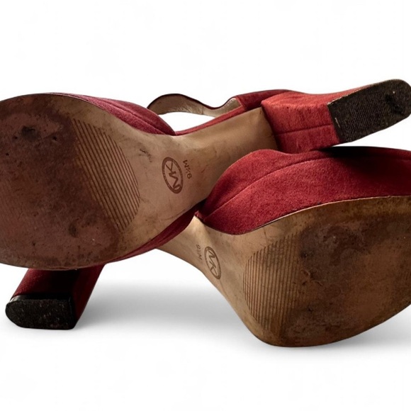 MICHAEL MICHAEL KORS Suede Platform Heels Pumps Almond Toe size 9.5 - Picture 3 of 8